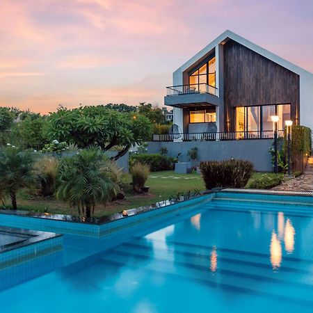 Stayvista At The Rainfield Villa With Gazebo & Lawn Nashik Exterior photo